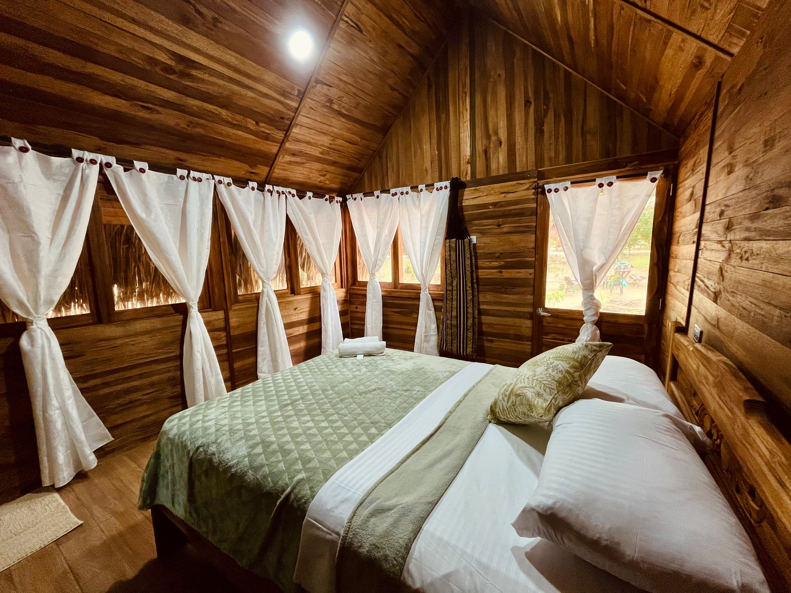 Interior de la cabaña
